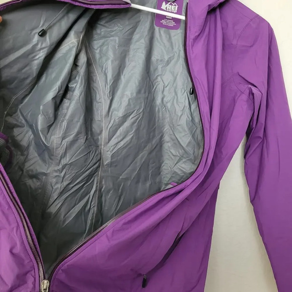 REI Co Op Women's Full Zip Jacket Size S Purple Nylon Hooded Zip Pockets Rain - Picture 8 of 9
